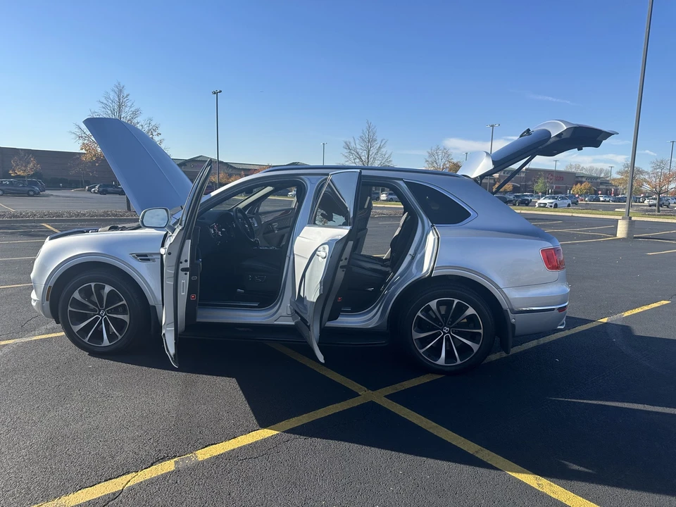 2018 Bentley Bentayga - Image 13 of 31