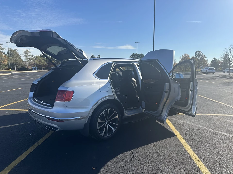 2018 Bentley Bentayga - Image 11 of 31