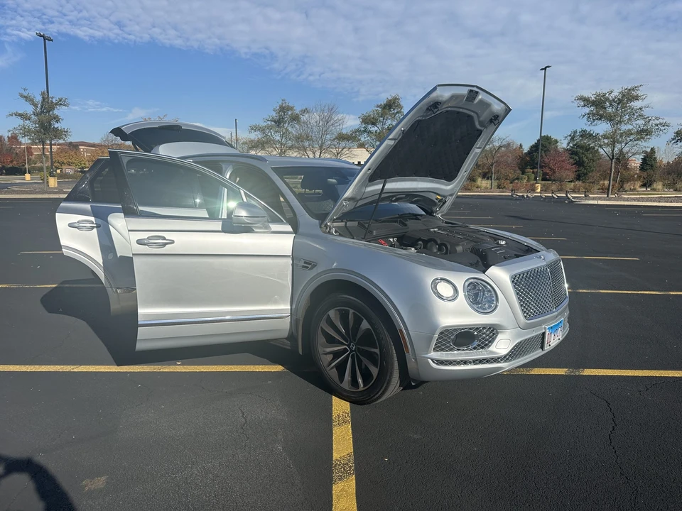 2018 Bentley Bentayga - Image 10 of 31