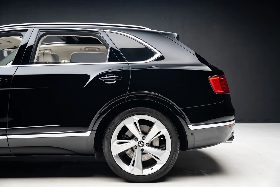 2018 Bentley Bentayga - Image 20 of 31