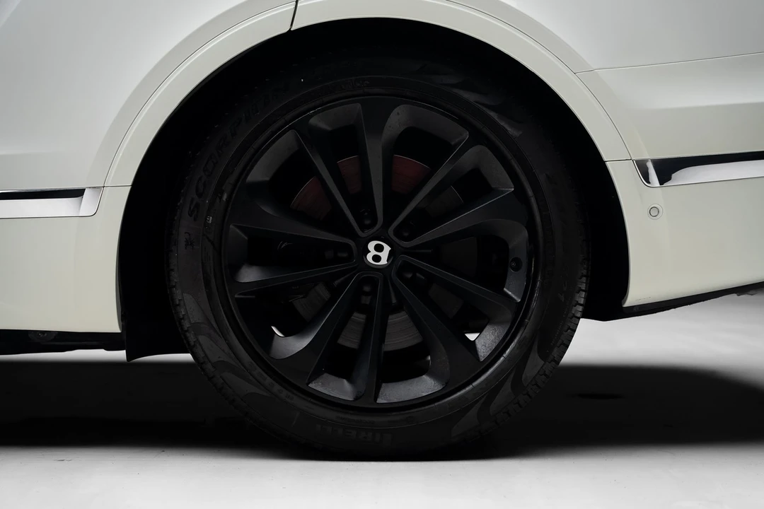 2018 Bentley Bentayga - Image 21 of 31
