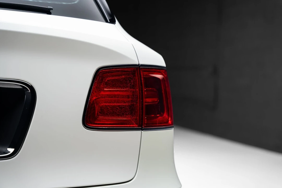 2018 Bentley Bentayga - Image 28 of 31