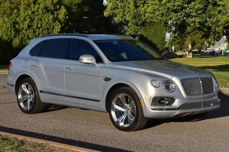 2018 Bentley Bentayga - Image 2 of 8