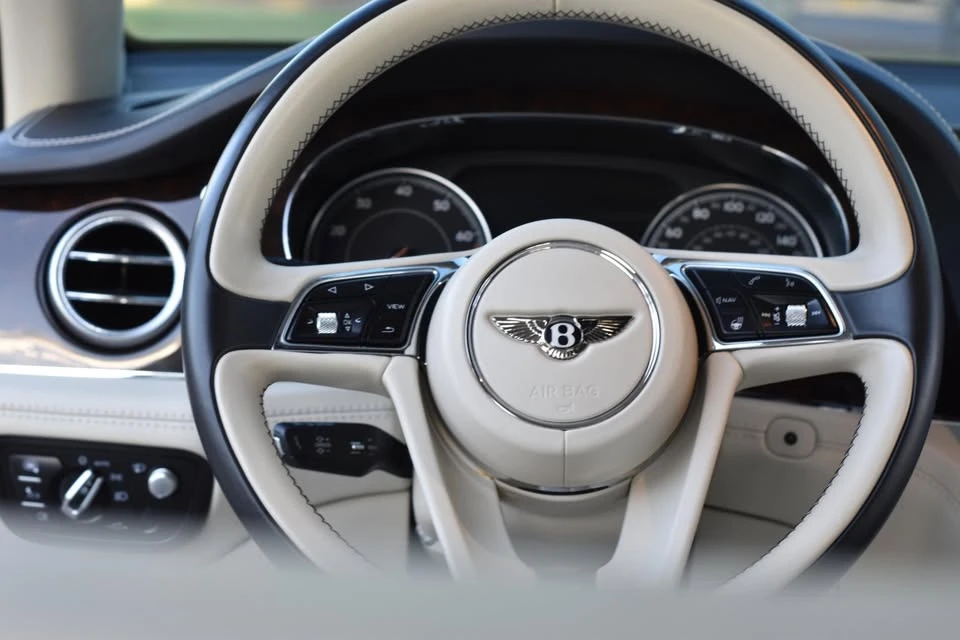 2018 Bentley Bentayga - Image 7 of 8