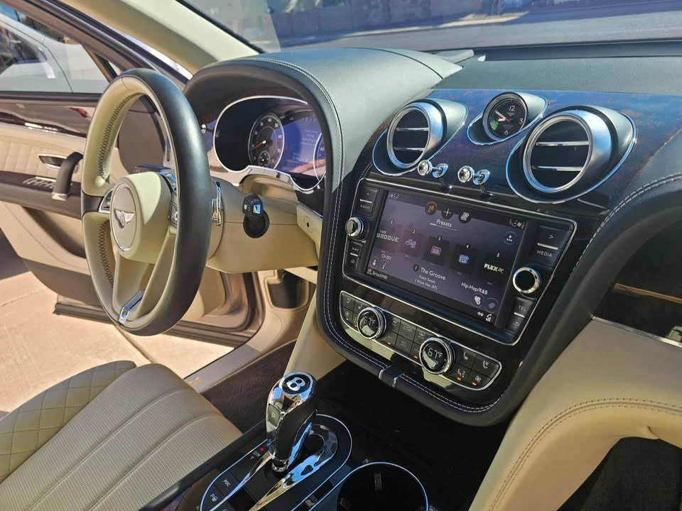 2018 Bentley Bentayga - Image 6 of 8
