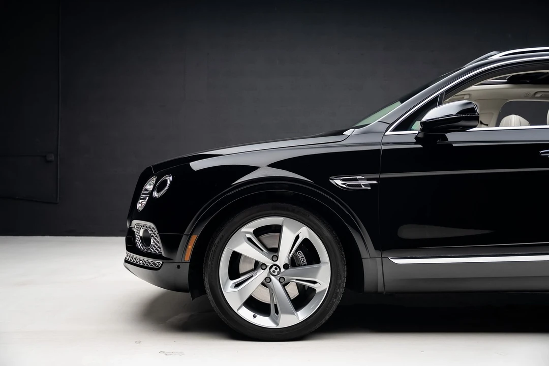 2018 Bentley Bentayga - Image 18 of 31