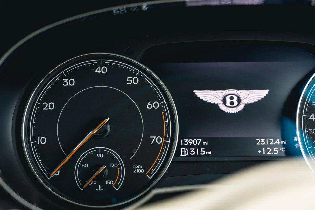 2018 Bentley Bentayga - Image 15 of 31