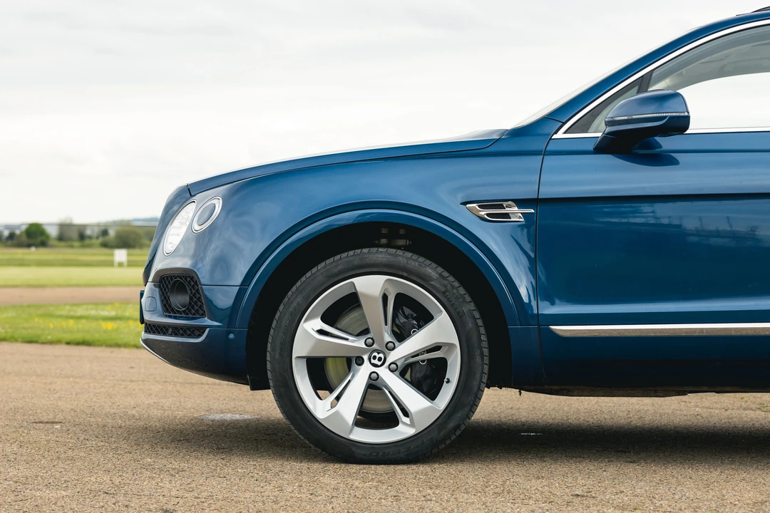 2018 Bentley Bentayga - Image 3 of 31