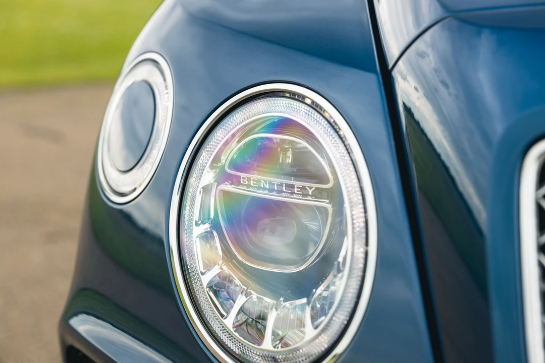 2018 Bentley Bentayga - Image 2 of 31