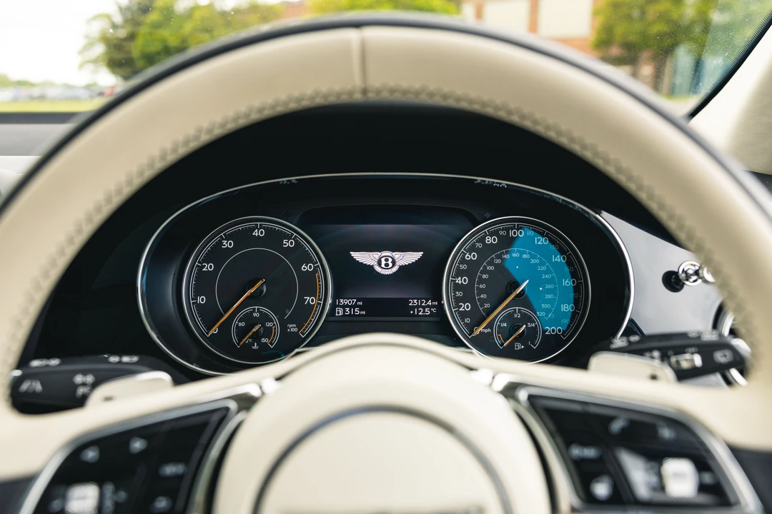 2018 Bentley Bentayga - Image 18 of 31