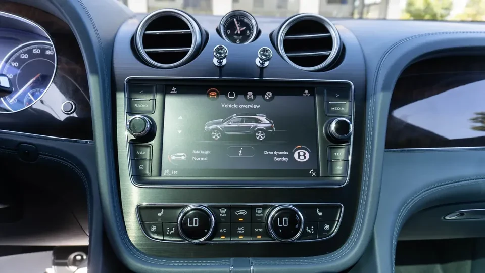 2018 Bentley Bentayga - Image 17 of 20