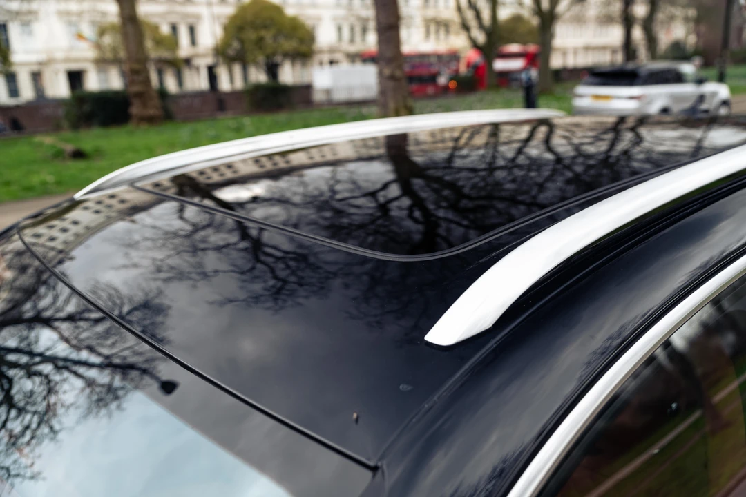 2018 Bentley Bentayga - Image 29 of 31