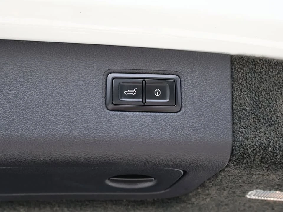 2018 Bentley Bentayga - Image 17 of 20