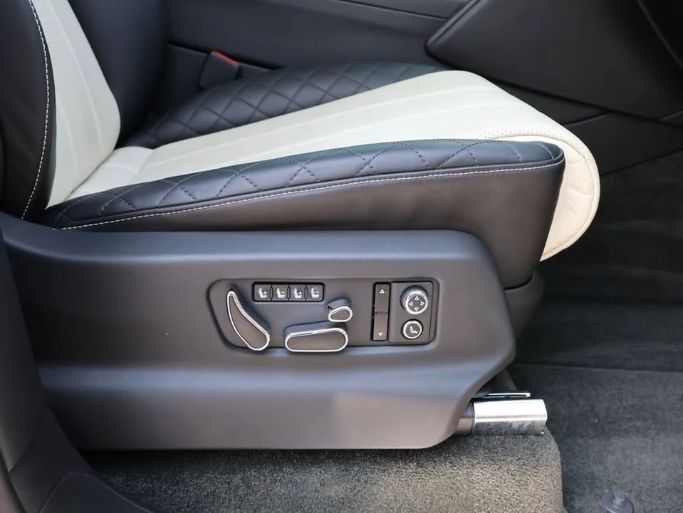 2018 Bentley Bentayga - Image 11 of 20