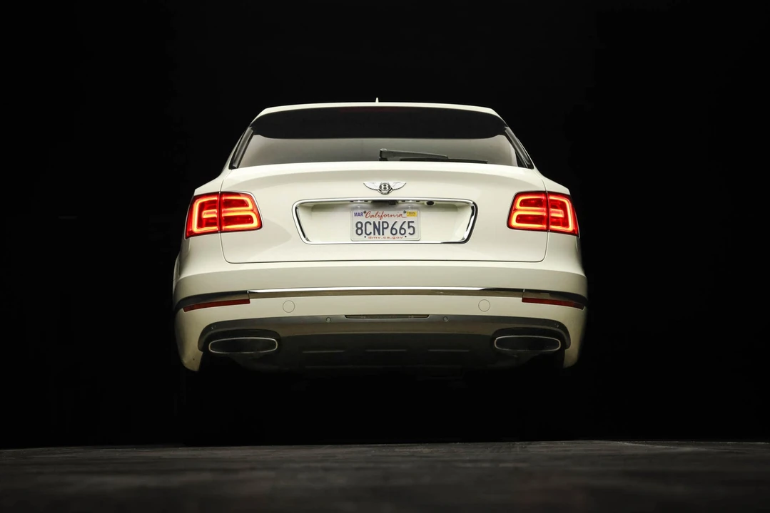 2018 Bentley Bentayga - Image 15 of 31