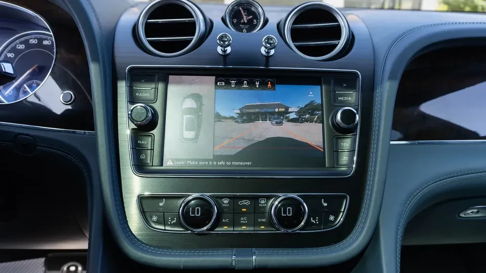 2018 Bentley Bentayga - Image 16 of 20