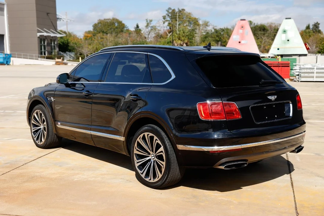 2018 Bentley Bentayga - Image 7 of 21