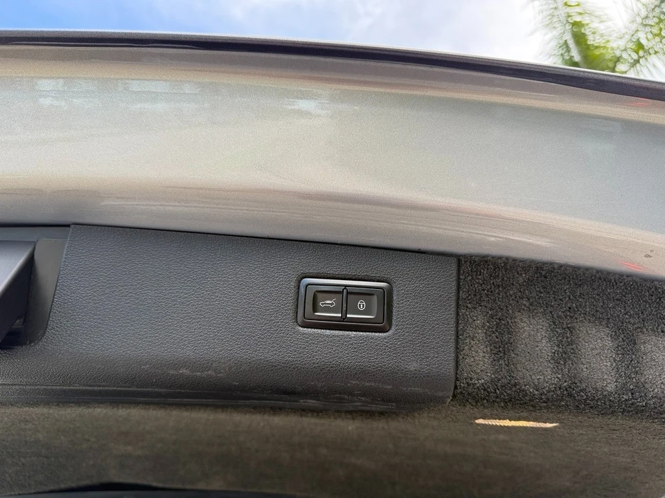 2018 Bentley Bentayga - Image 21 of 24