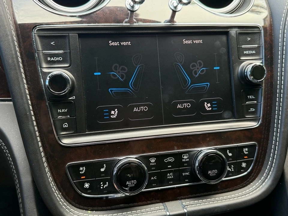 2018 Bentley Bentayga - Image 13 of 24