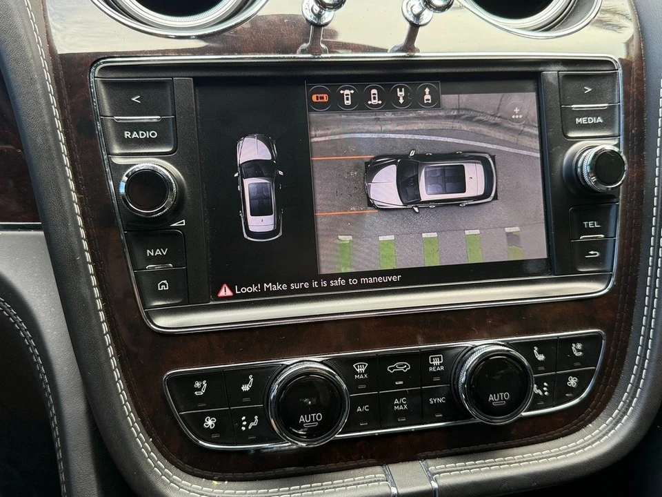 2018 Bentley Bentayga - Image 12 of 24