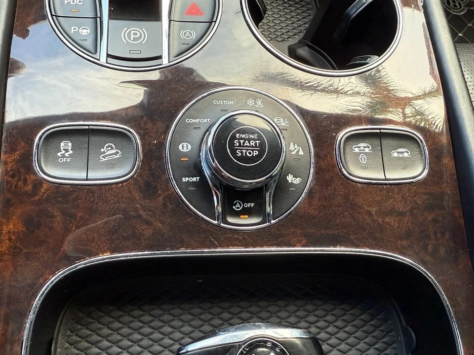 2018 Bentley Bentayga - Image 15 of 24
