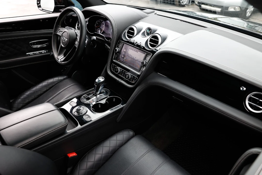 2018 Bentley Bentayga - Image 18 of 21