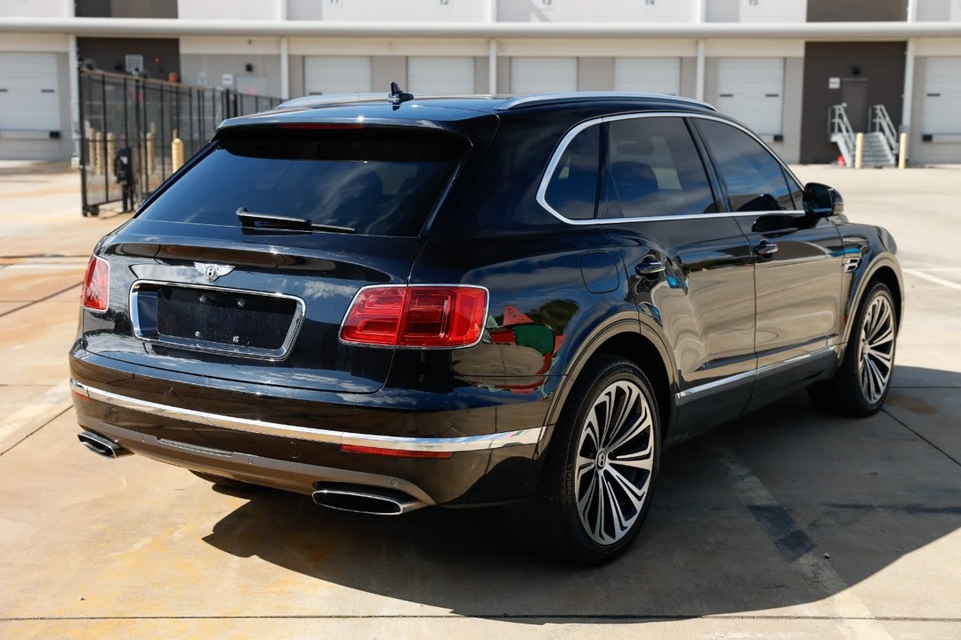 2018 Bentley Bentayga - Image 11 of 21