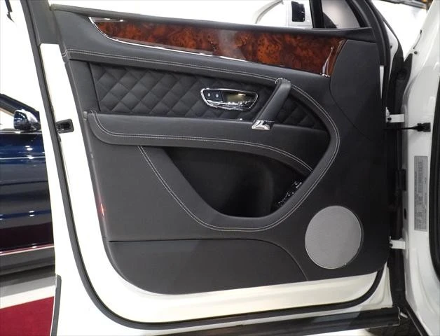 2018 Bentley Bentayga - Image 13 of 24