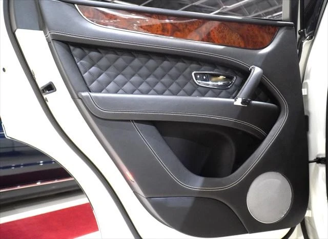 2018 Bentley Bentayga - Image 14 of 24