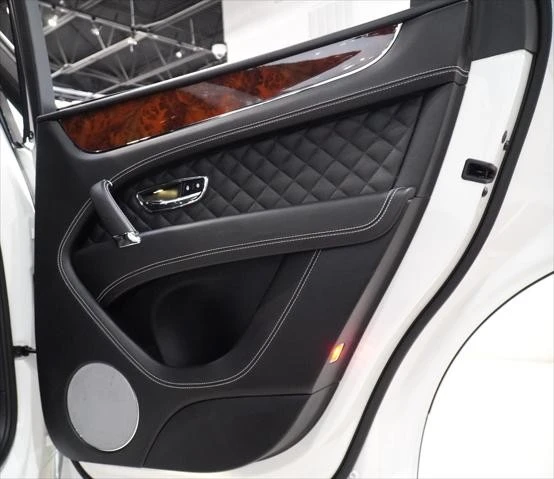 2018 Bentley Bentayga - Image 16 of 24