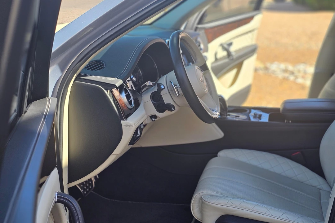 2018 Bentley Bentayga - Image 21 of 31