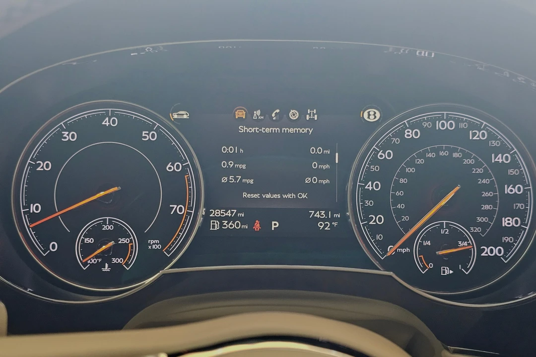 2018 Bentley Bentayga - Image 24 of 31