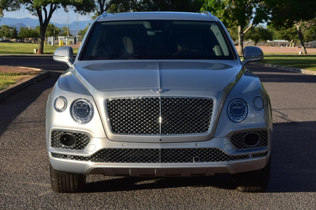 2018 Bentley Bentayga - Image 2 of 31
