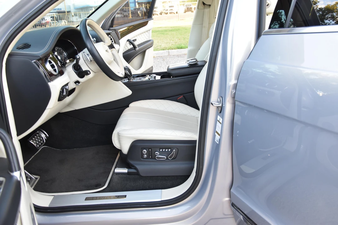2018 Bentley Bentayga - Image 26 of 31