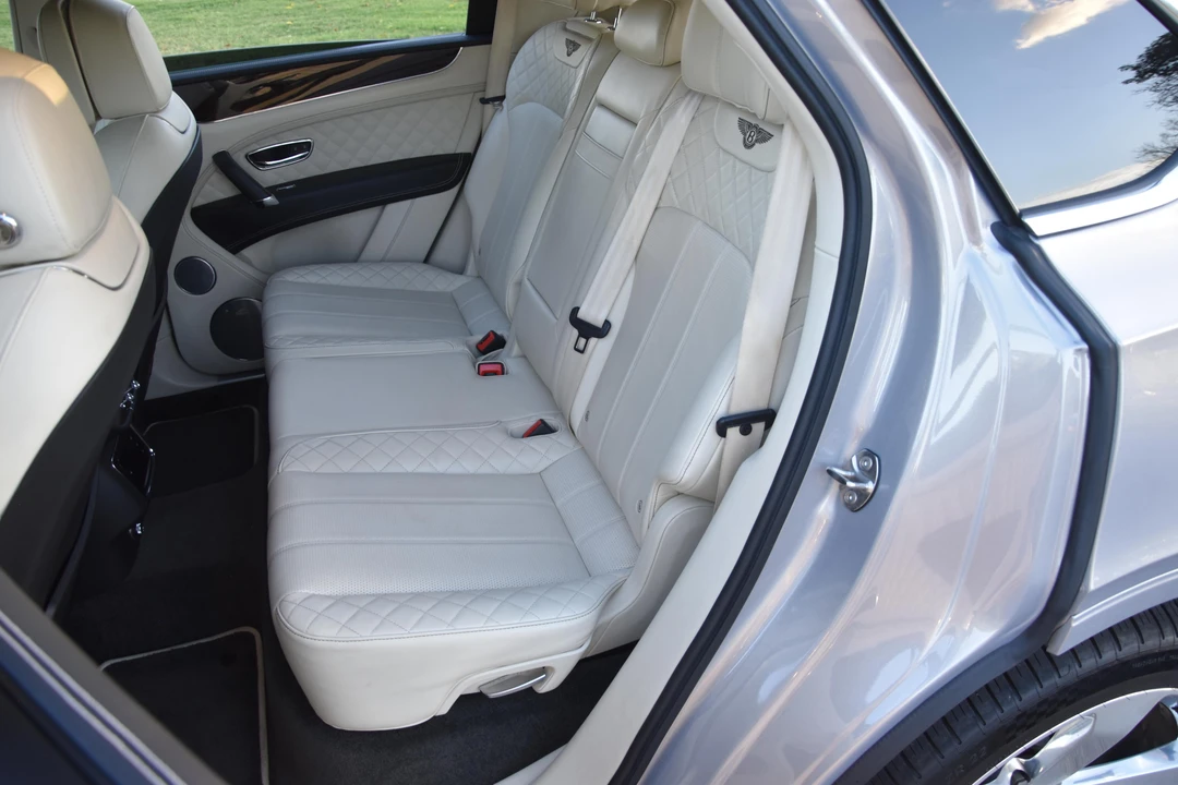 2018 Bentley Bentayga - Image 29 of 31