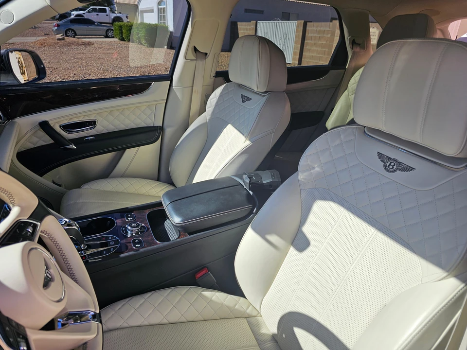 2018 Bentley Bentayga - Image 25 of 31