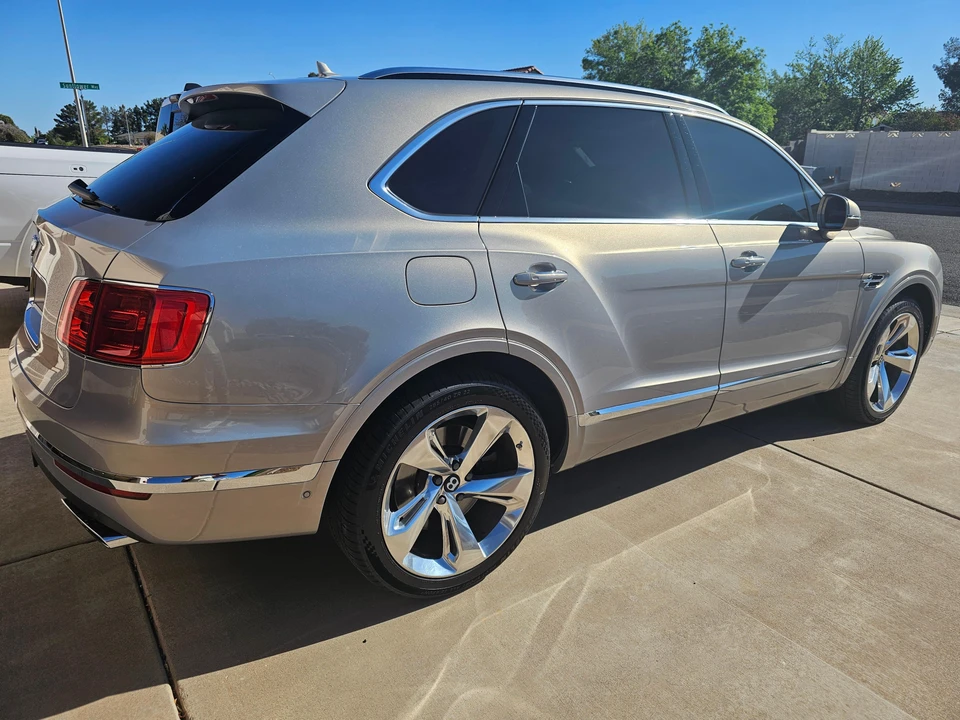 2018 Bentley Bentayga - Image 9 of 31