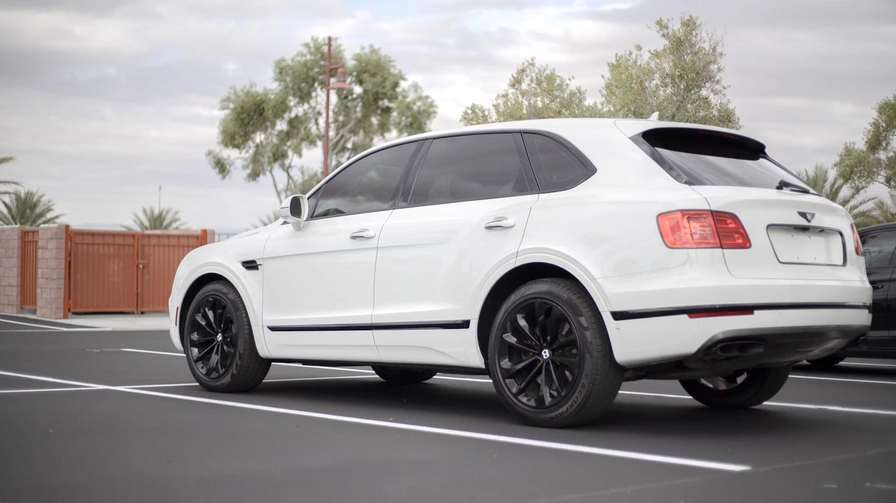 2018 Bentley Bentayga - Image 7 of 31