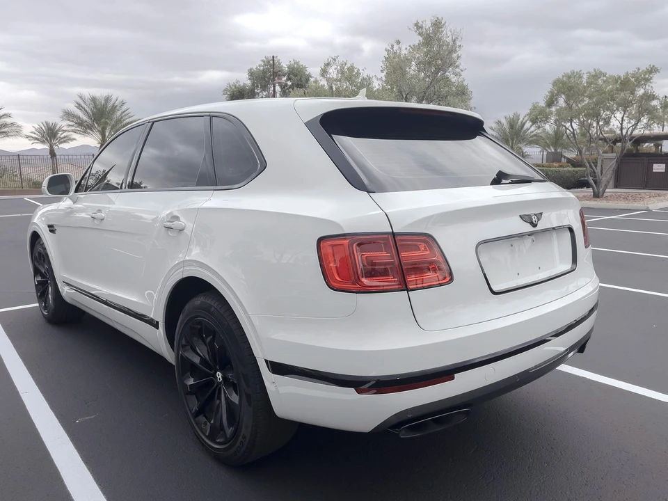 2018 Bentley Bentayga - Image 8 of 31