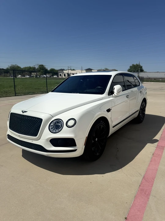 2018 Bentley Bentayga - Image 2 of 31