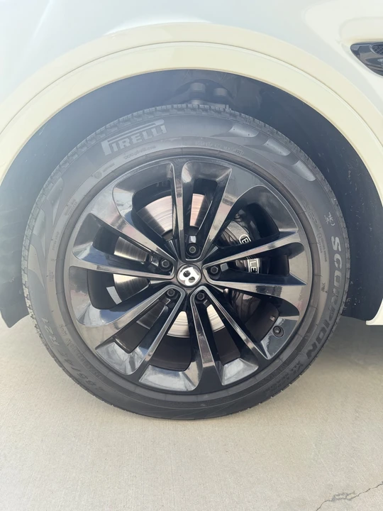 2018 Bentley Bentayga - Image 21 of 31