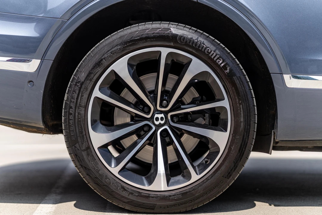 2018 Bentley Bentayga - Image 22 of 31