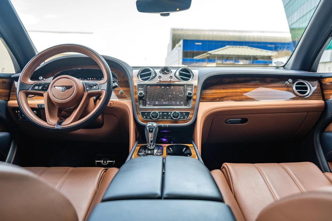 2018 Bentley Bentayga - Image 24 of 31