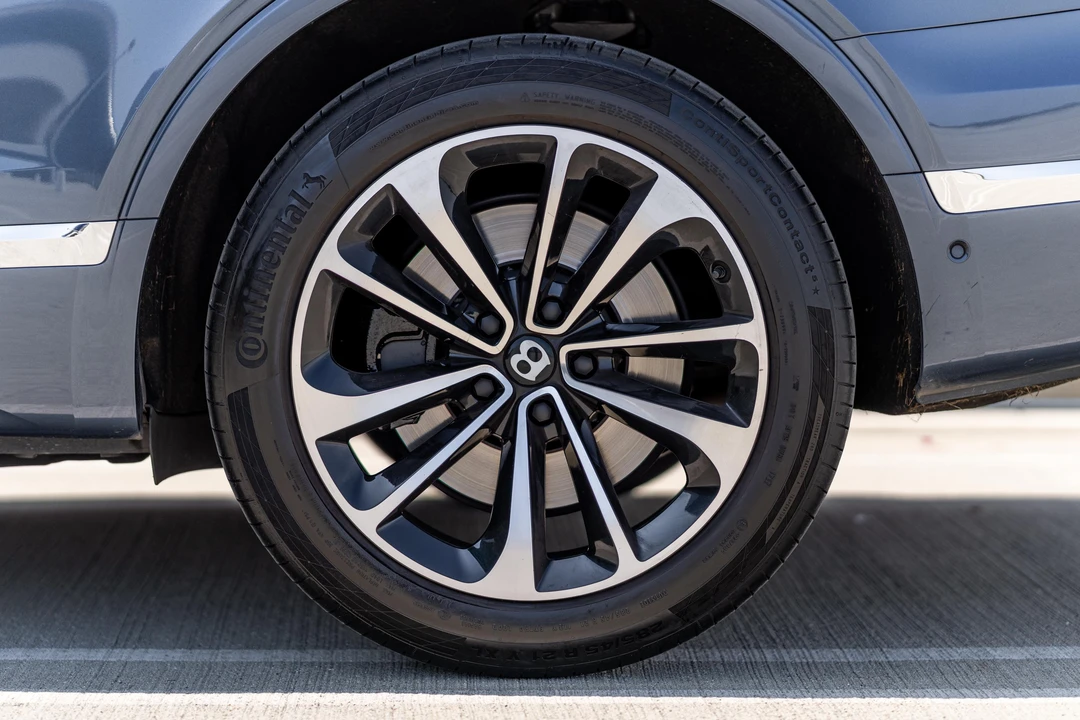 2018 Bentley Bentayga - Image 21 of 31