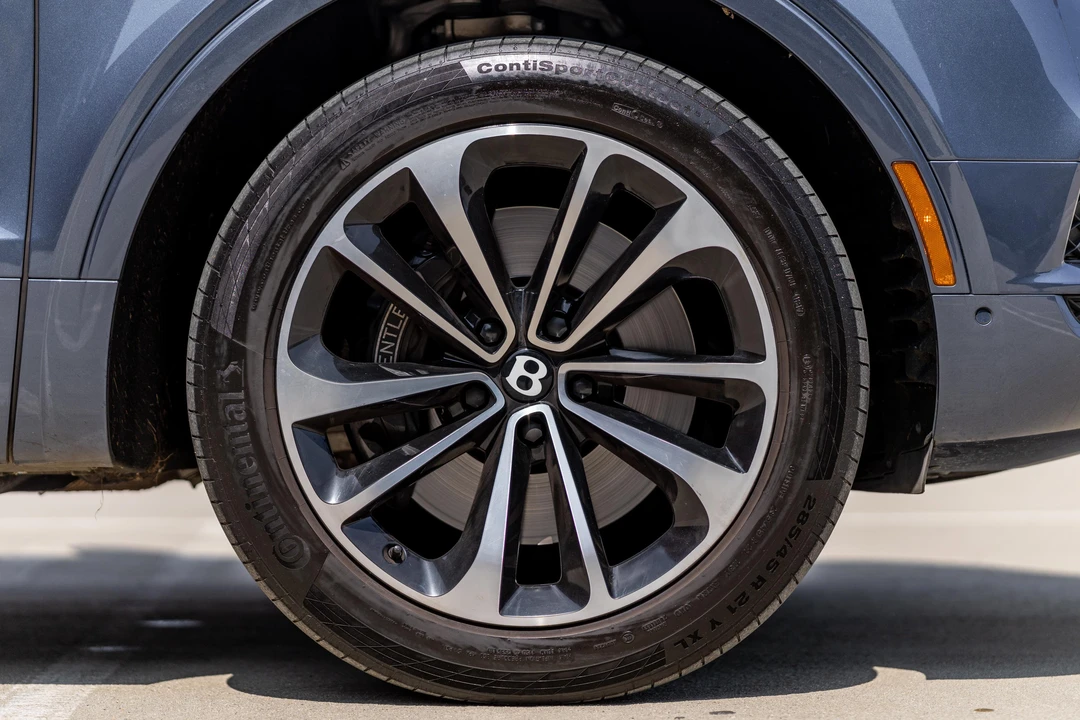 2018 Bentley Bentayga - Image 23 of 31