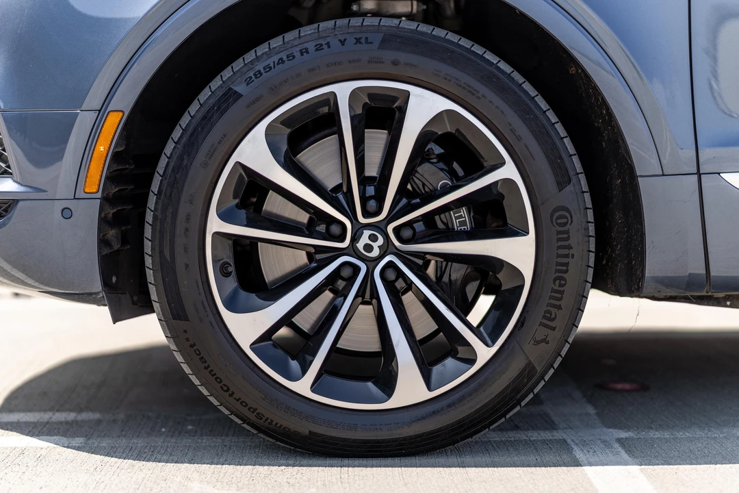 2018 Bentley Bentayga - Image 20 of 31