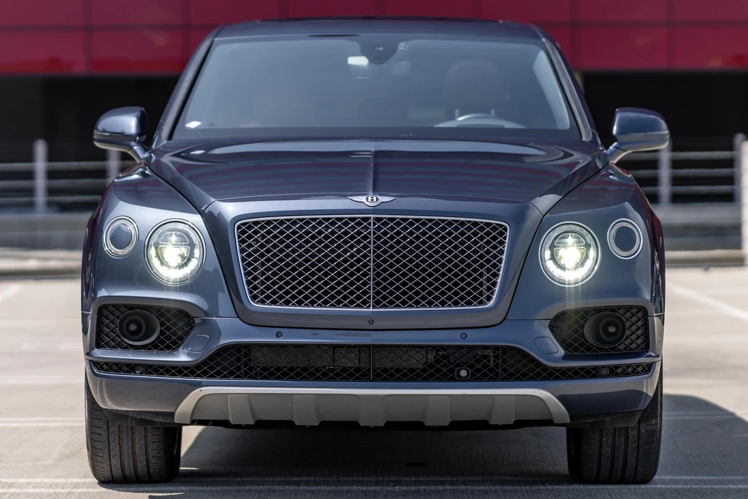 2018 Bentley Bentayga - Image 2 of 31