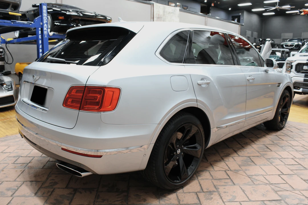 2018 Bentley Bentayga - Image 18 of 31