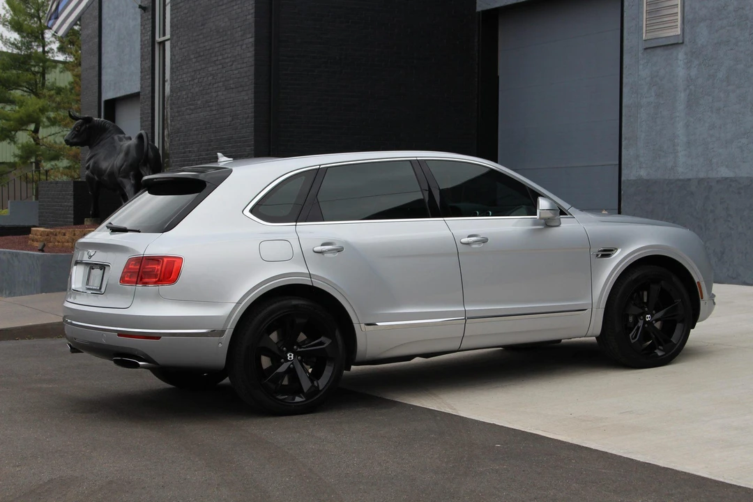 2018 Bentley Bentayga - Image 8 of 31