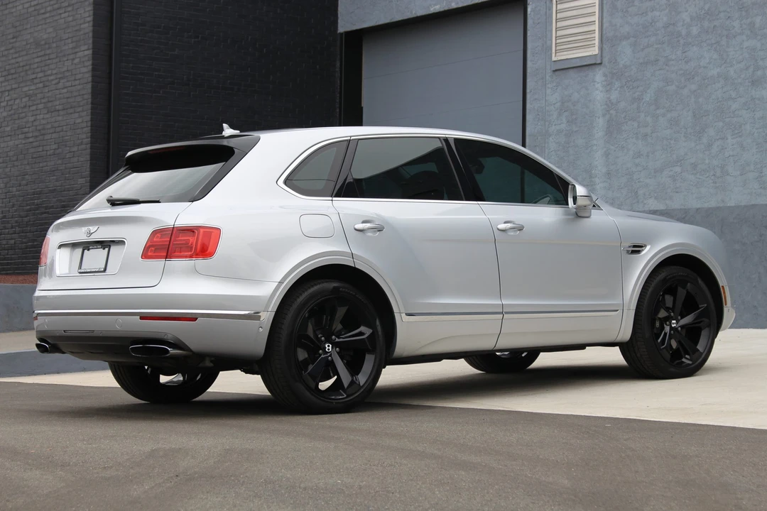 2018 Bentley Bentayga - Image 9 of 31